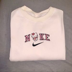 💗 Hello kitty  Nike crewneck 💗